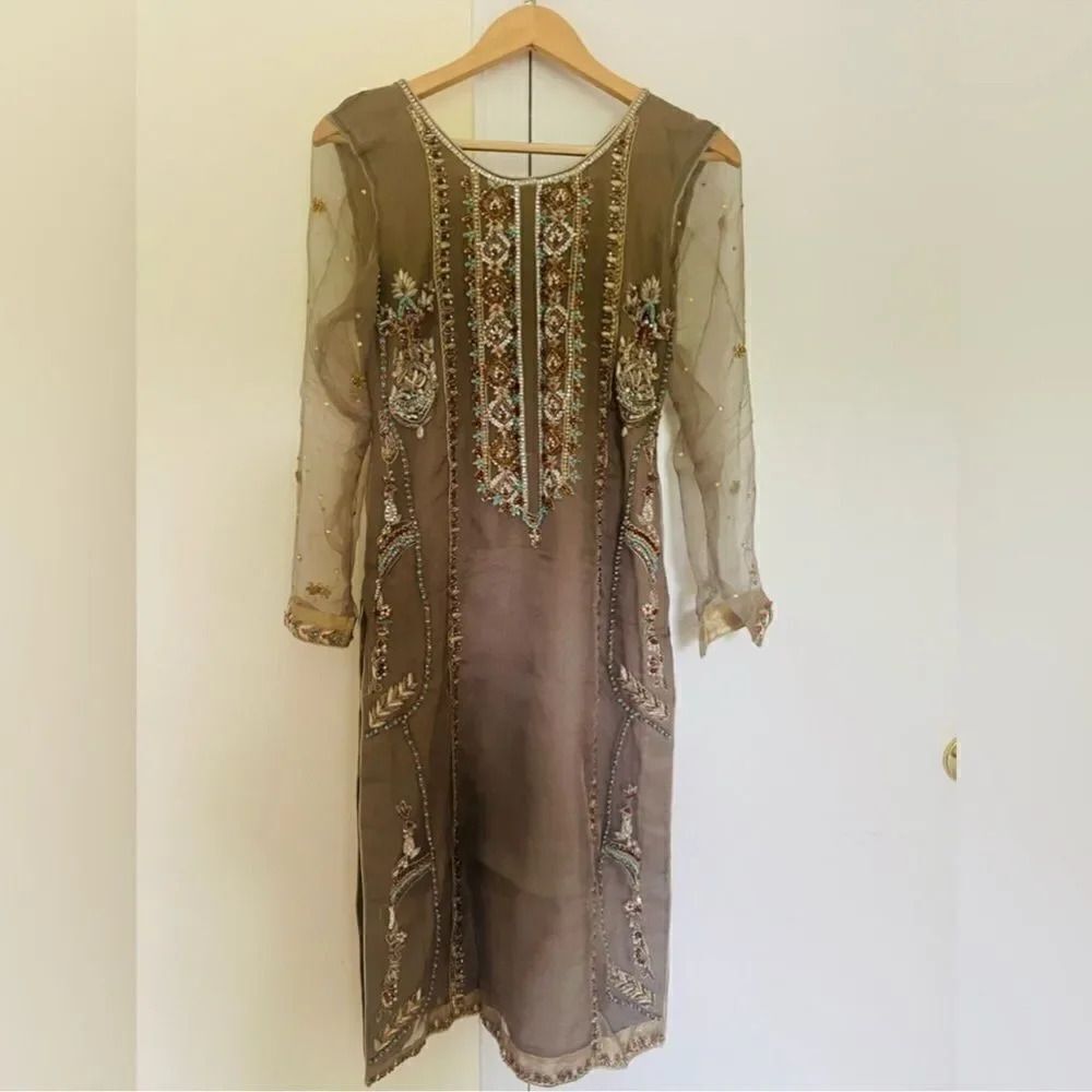 Luxurious Embroidered Brown and Gold 3 piece suit - Picture 4 of 16